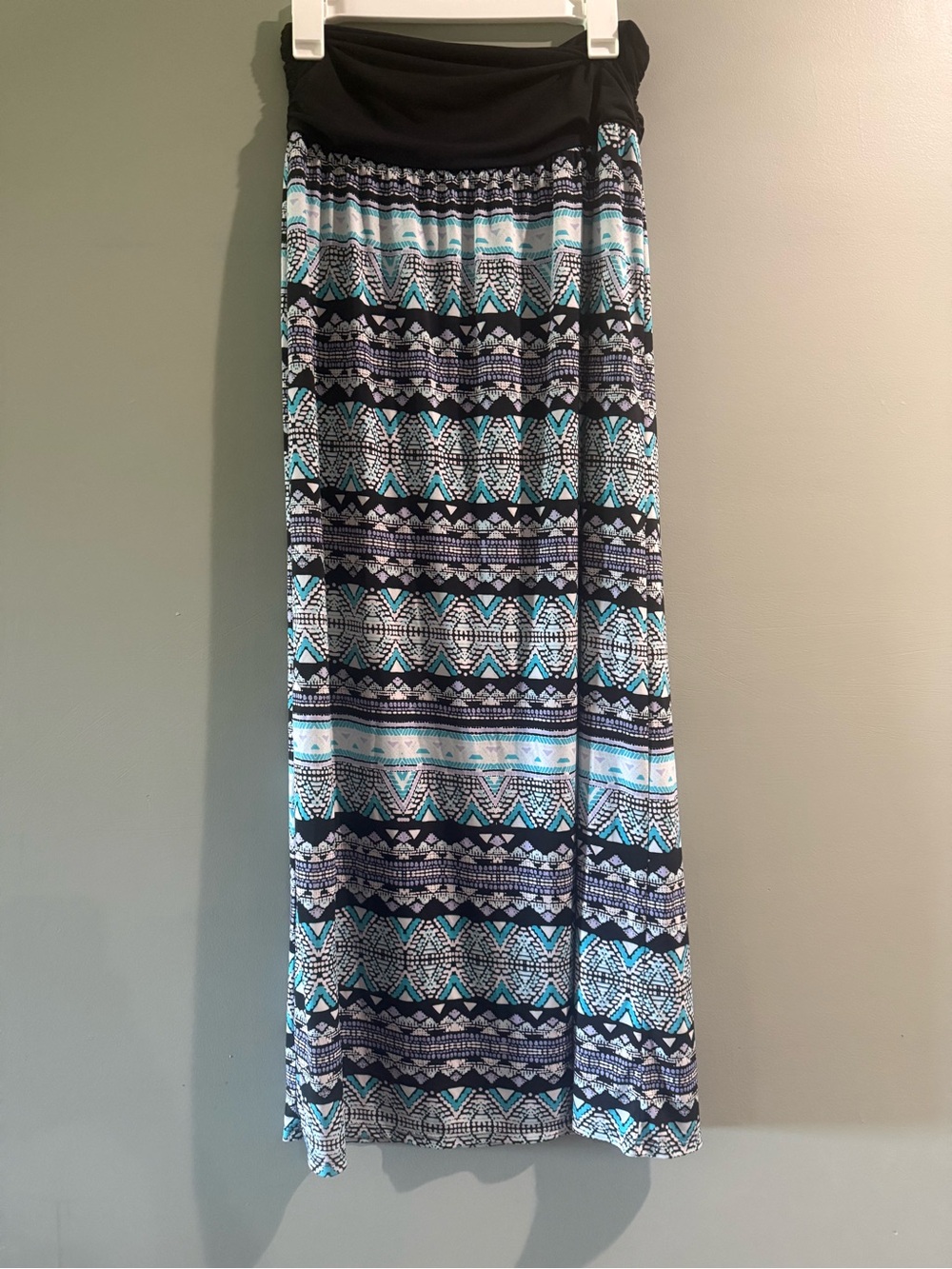 Apt. 9 Black Waist Teal and Navy Geo Maxi Skirt